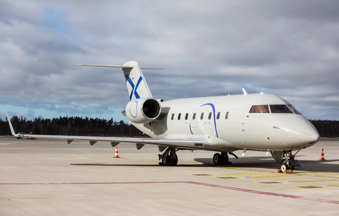 Challenger 604