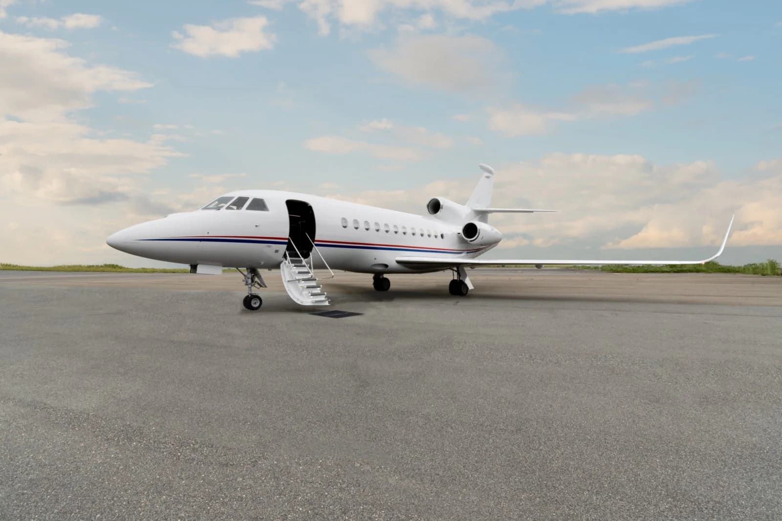 Falcon 900