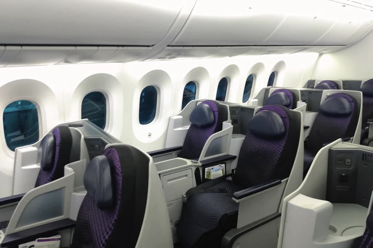 787-8 P4-787 first-class seats with purple upholstery
