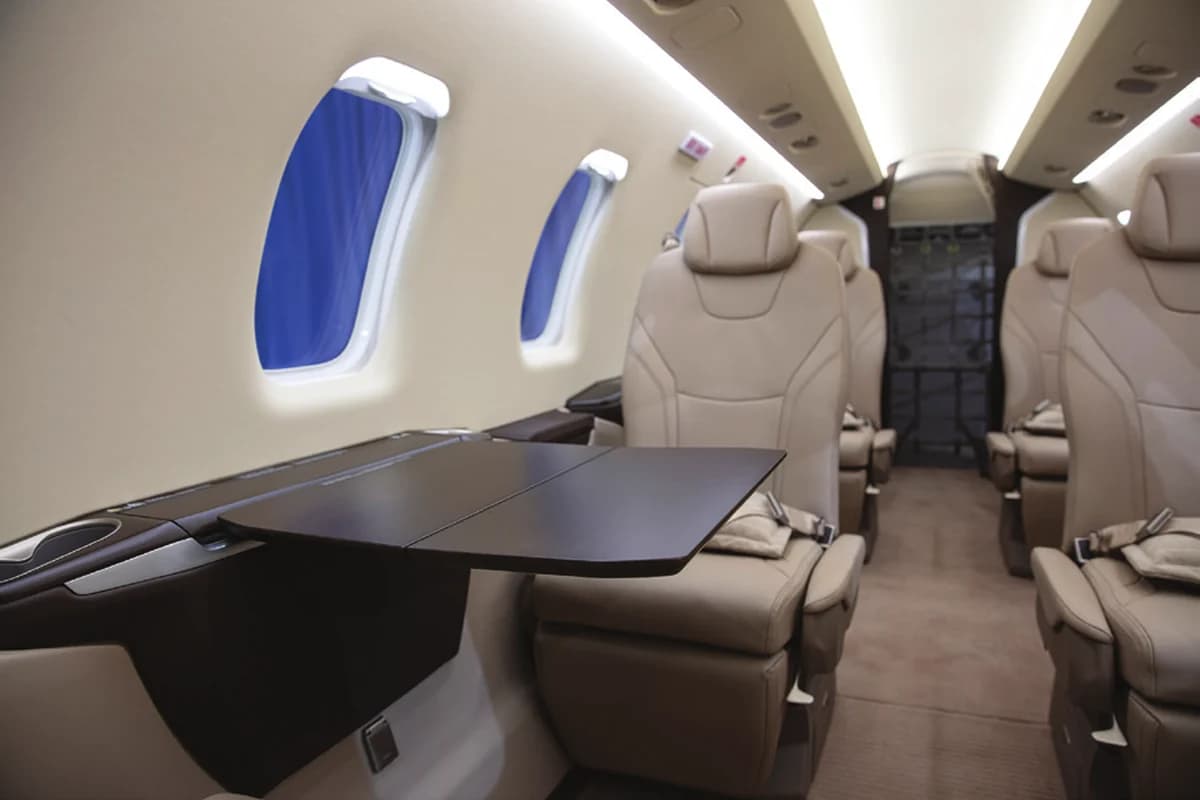 PC-24 UP-PC002 seat pair with fold-out table